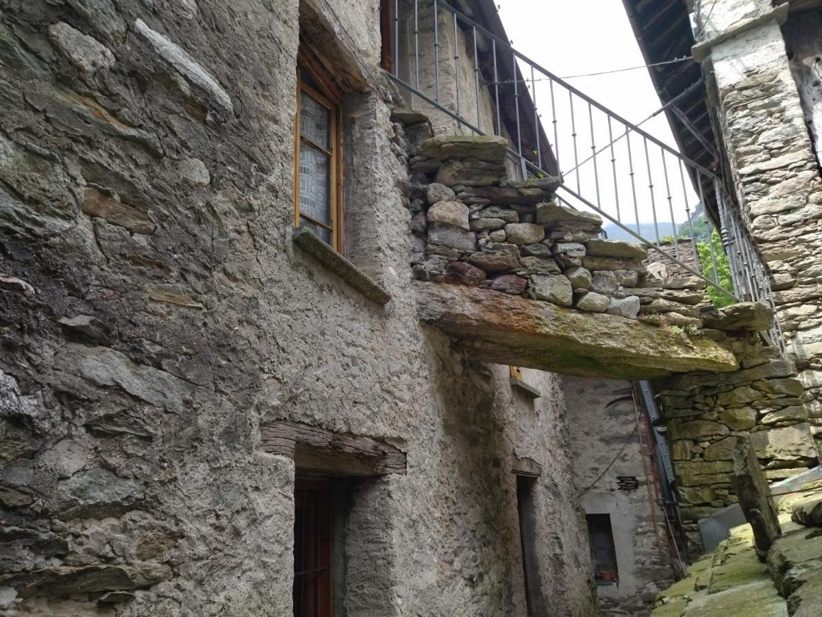 Il Fiume Di Fianco. Appartamento Alta Valsesia Mollia ภายนอก รูปภาพ