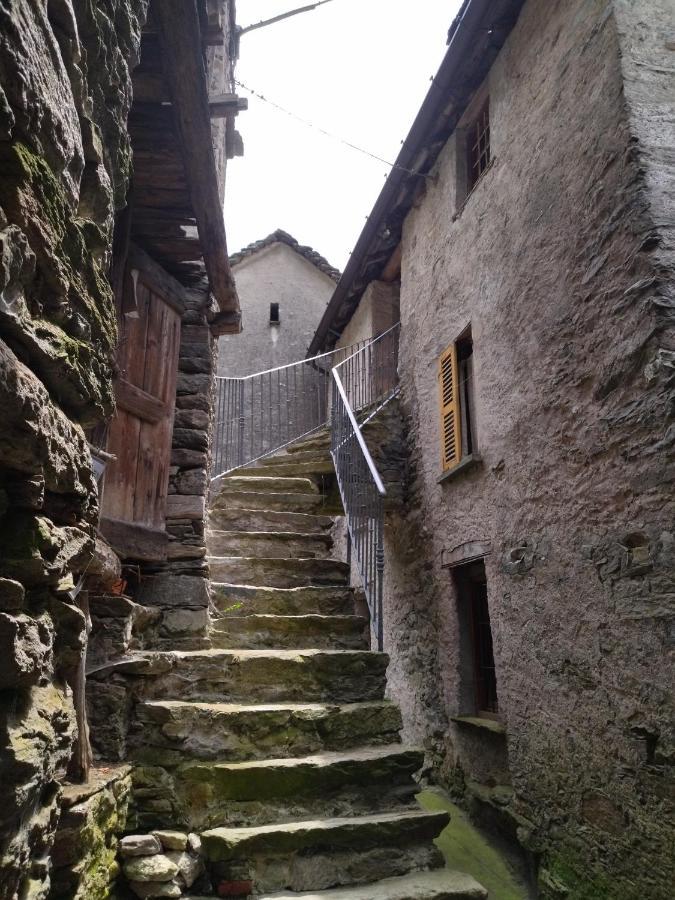 Il Fiume Di Fianco. Appartamento Alta Valsesia Mollia ภายนอก รูปภาพ
